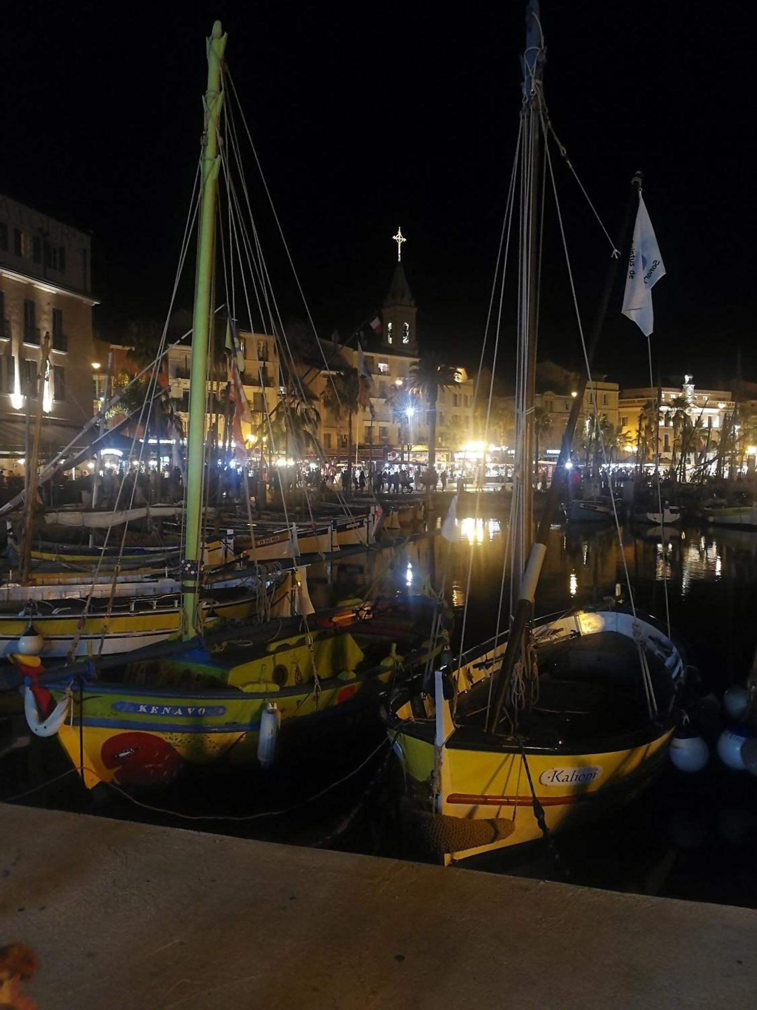 Sanary- La Vie Est Belle- Centre Ville 2 Minutes A Pied- Plage 5 Minutes Bagian luar foto